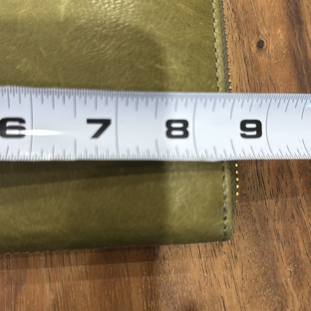 NWT Margot New York Olive Green Leather Wallet - Picture 8 of 9